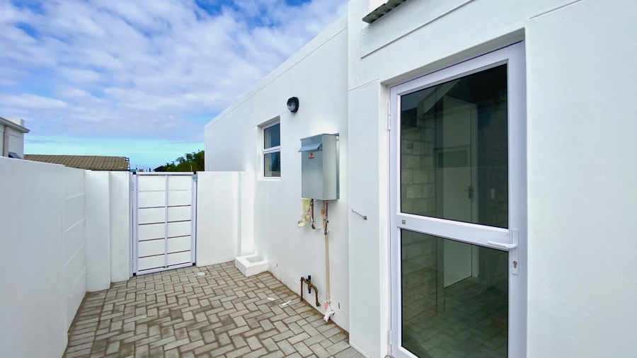 3 Bedroom Property for Sale in Brittania Beach Estate Western Cape
